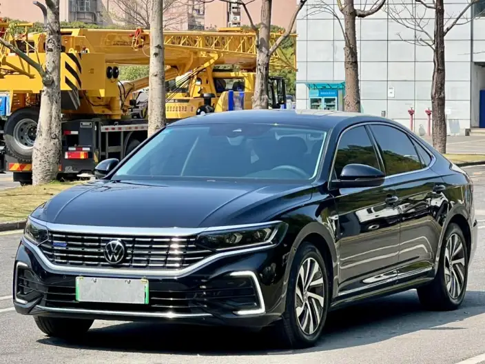 Volkswagen Passat PHEV 2023 Model 430PHEV Hybrid Elite Edition