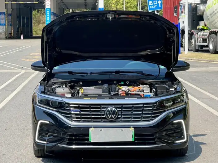 Volkswagen Passat PHEV 2023 Model 430PHEV Hybrid Elite Edition