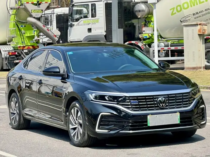 Volkswagen Passat PHEV 2023 Model 430PHEV Hybrid Elite Edition