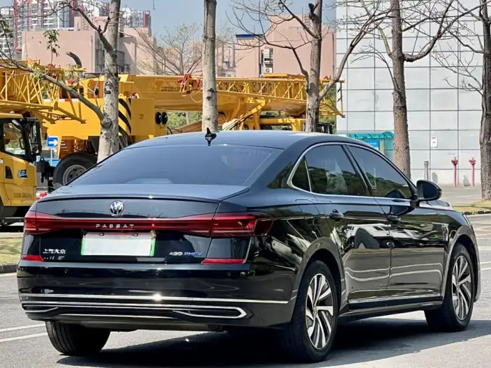 Volkswagen Passat PHEV 2023 Model 430PHEV Hybrid Elite Edition – фото 7