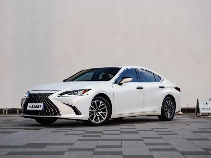 Lexus ES 2022 Model 300h Superior Edition