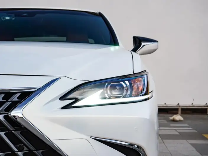 Lexus ES 2022 Model 300h Superior Edition – фото 6