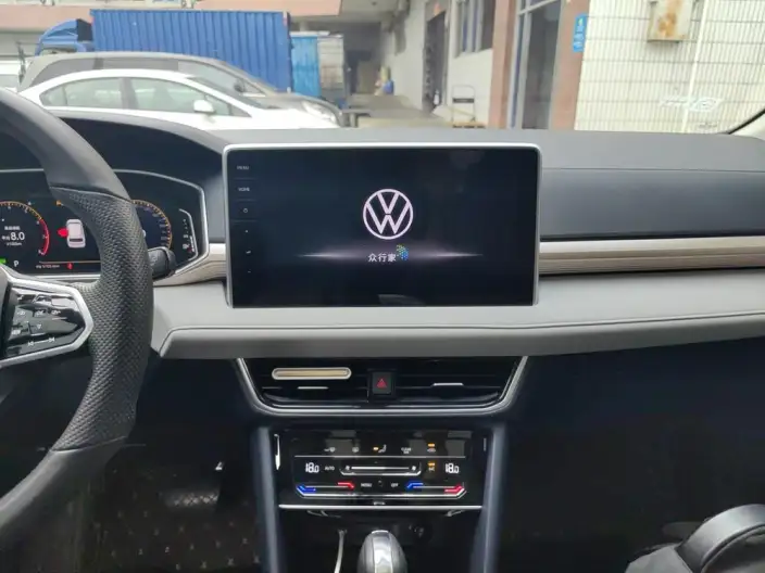 Volkswagen Tharu 2023 Model 300TSI 2WD Full Moon Edition – фото 8