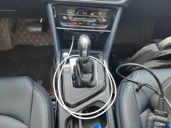 Volkswagen Tharu 2023 Model 300TSI 2WD Full Moon Edition – фото 9