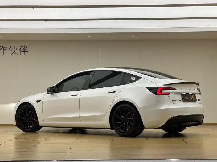 Model 3 2024 Model High performance All-wheel drive version