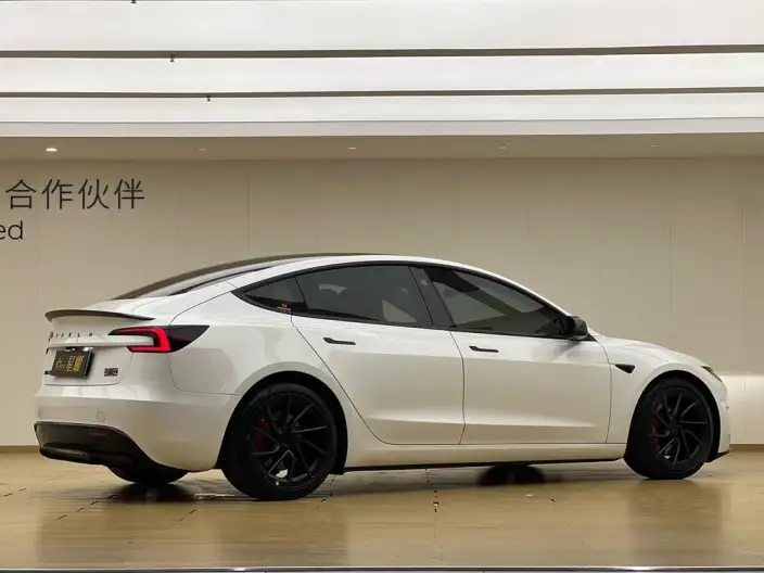Model 3 2024 Model High performance All-wheel drive version – фото 6