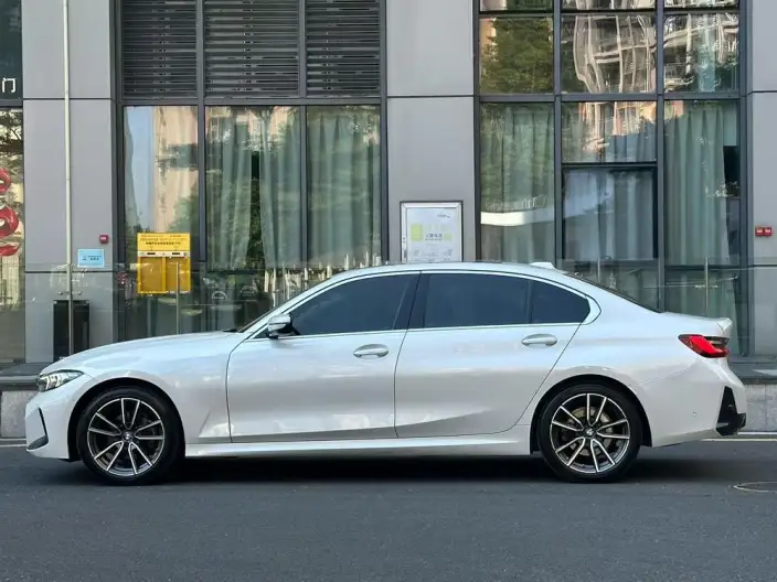 BMW 3 Series 2023 Model 325Li M Sports Set – фото 3