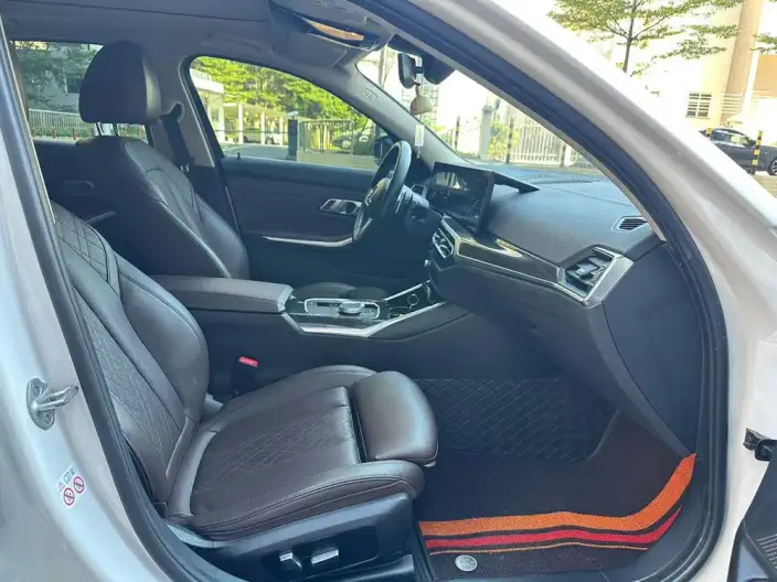 BMW 3 Series 2023 Model 325Li M Sports Set – фото 9