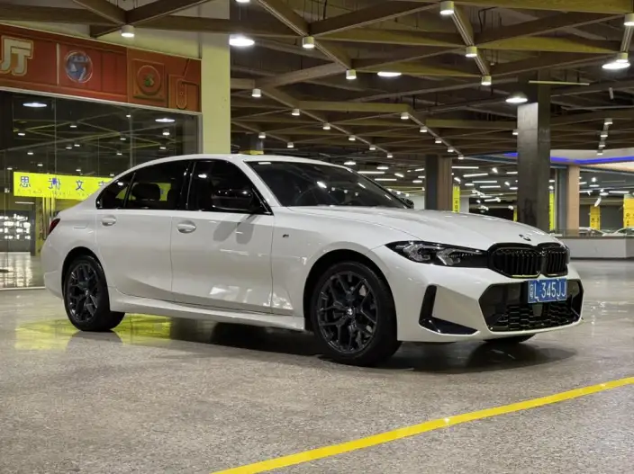 BMW 3 Series 2025 Model 330Li M Sports Night Set – фото 3