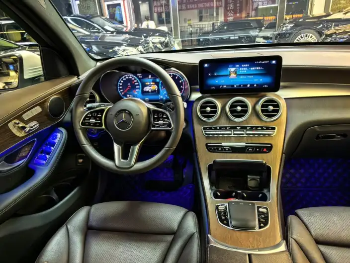 Mercedes-Benz GLC 2022 Model Facelift GLC 300 L 4MATIC Dynamic Model Collector Edition – фото 10
