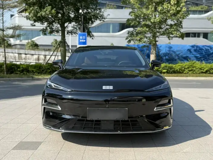 Geely Galaxy E8 PHEV 2025 Model 130km EM-i Ultimate Edition