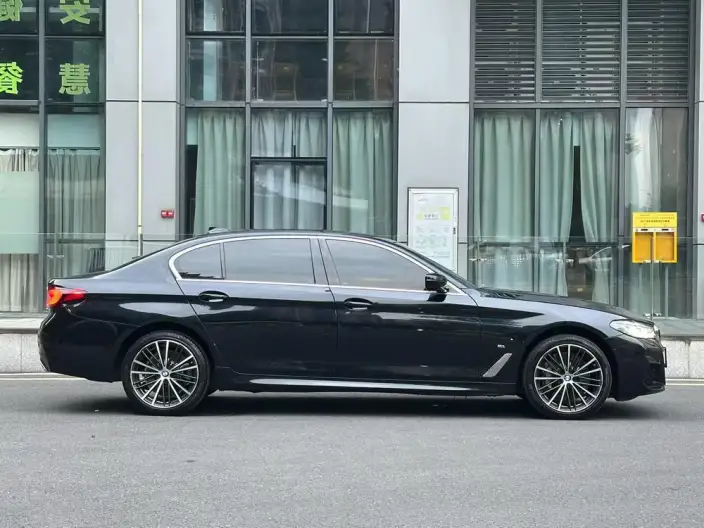BMW 5 Series 2023 Model 530Li Leading Model M Sports Set – фото 5