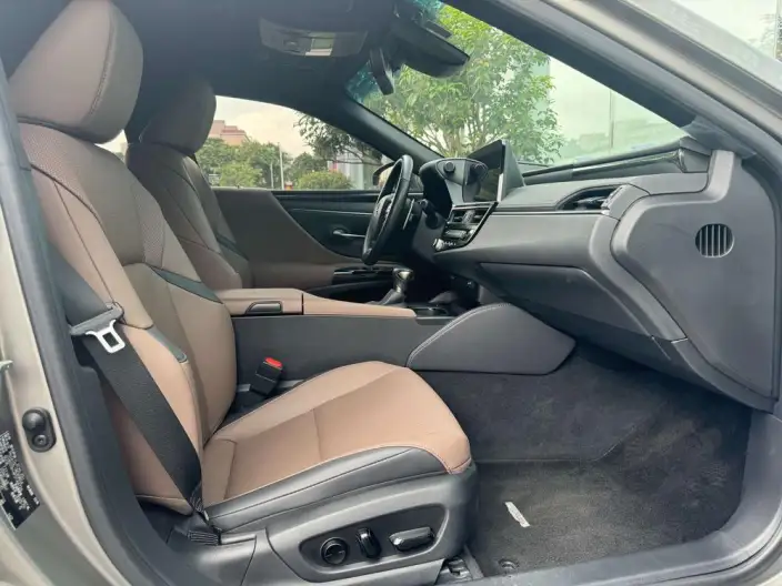 Lexus ES 2022 Model 200 Superior Edition – фото 9