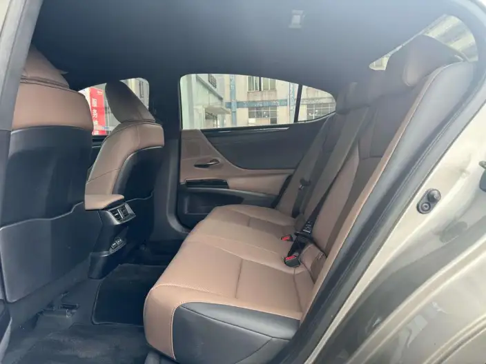 Lexus ES 2022 Model 200 Superior Edition – фото 10