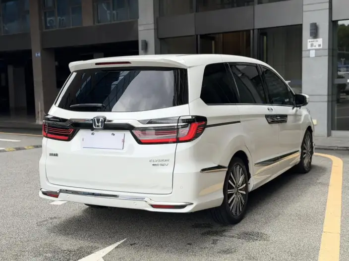 Honda Elysion 2022 Model 2.0L Hybrid Deluxe Edition – фото 6