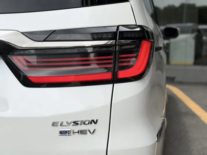 Honda Elysion 2022 Model 2.0L Hybrid Deluxe Edition – фото 8