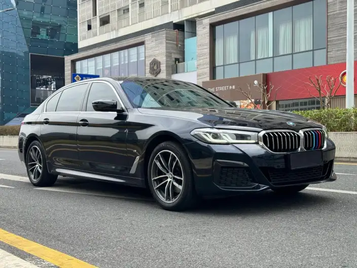 BMW 5 Series 2022 Model Facelift 525Li M Sports Set – фото 3