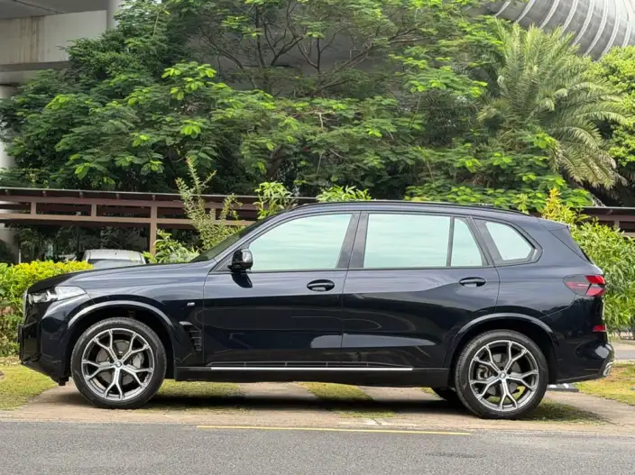 BMW X5 2023 Model xDrive30Li Exclusive Model M Sports Night Set