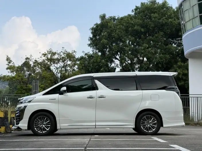 Vellfire 2021 Model Toyota Crown Hybrid 2.5L HV Premium Edition
