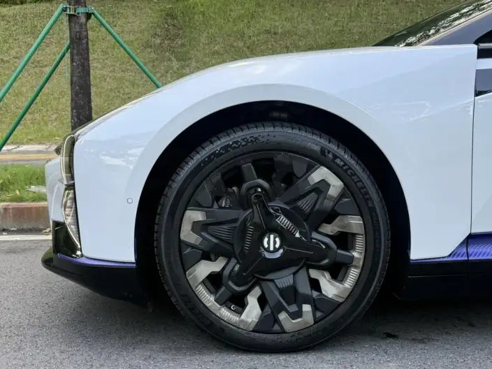 HiPhi Z 2023 Model 5 seat Edition – фото 8