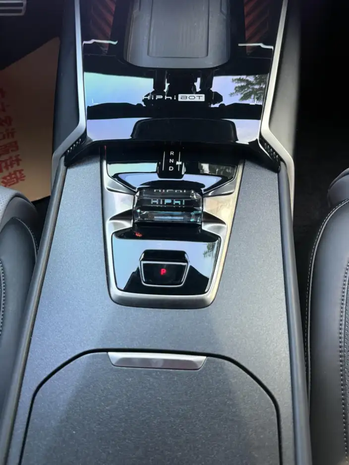 HiPhi Z 2023 Model 5 seat Edition – фото 9