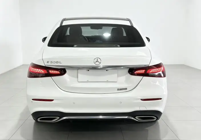 Mercedes-Benz E-Class 2023 Model E 300 L Luxury Model Sports sedan – фото 5