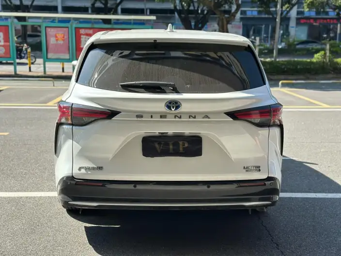 Toyota Sienna 2023 Model Hybrid 2.5L Premium Edition – фото 5