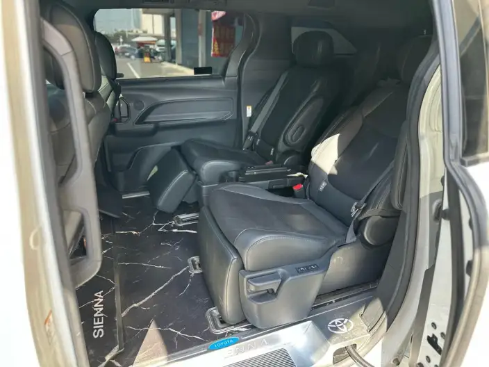 Toyota Sienna 2023 Model Hybrid 2.5L Premium Edition – фото 9