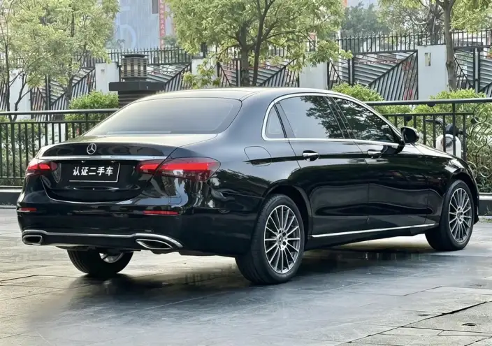 Mercedes-Benz E-Class 2023 Model E 260 L sedan – фото 6