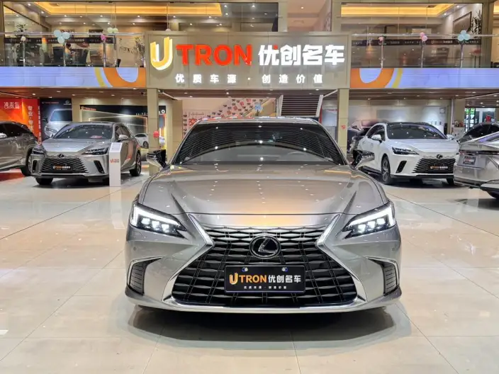 Lexus ES 2025 Model 300h Premium