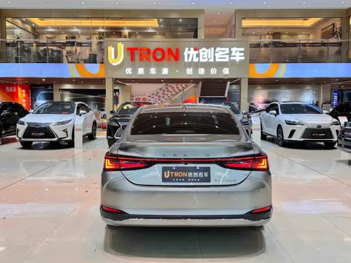 Lexus ES 2025 Model 300h Premium