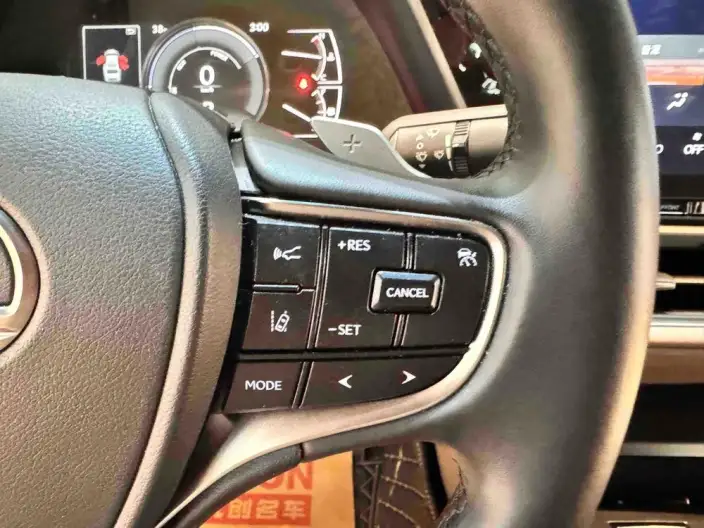 Lexus ES 2025 Model 300h Premium – фото 9