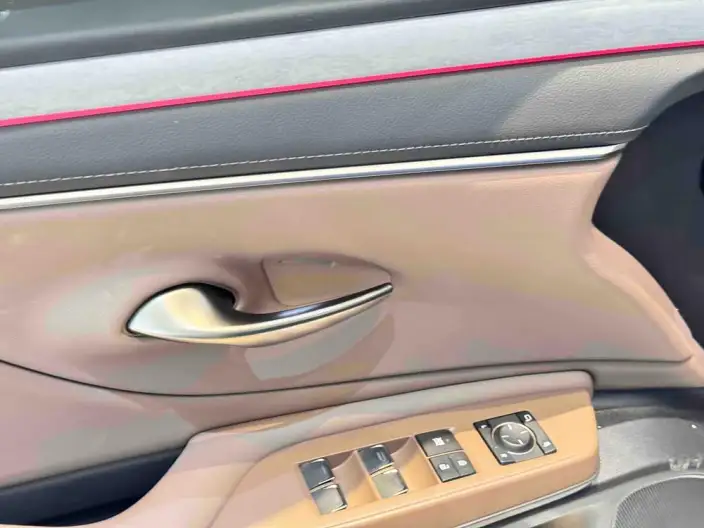 Lexus ES 2025 Model 300h Premium – фото 10