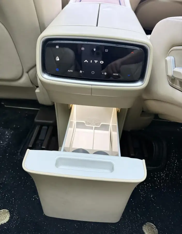 Aito M9 2024 Model Extended Range Ultra VI seat Edition – фото 8