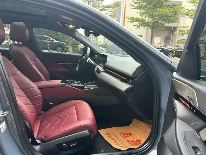 BMW 5 Series 2024 Model 525Li M Sports Set – фото 8