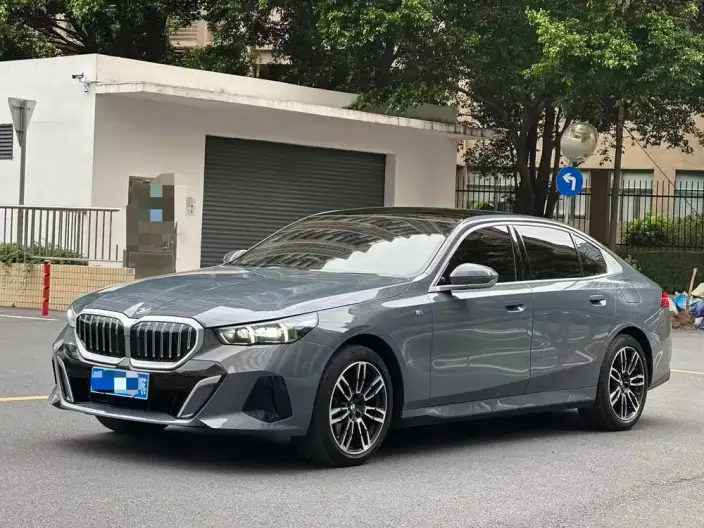 BMW 5 Series 2024 Model 525Li M Sports Set