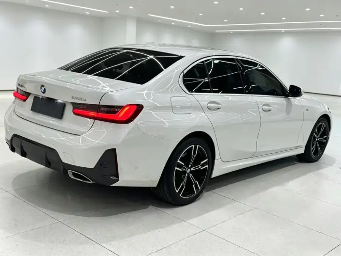 BMW 3 Series 2023 Model 325i M Sports Set – фото 5