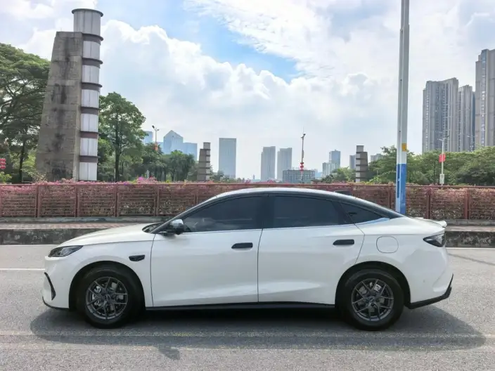 BYD Seal 06 DM 2025 Model Smart Driving Edition DM-i 80KM Luxury Model