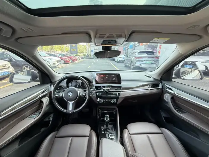 BMW X1 2022 Model xDrive25Li Exclusive Model – фото 7