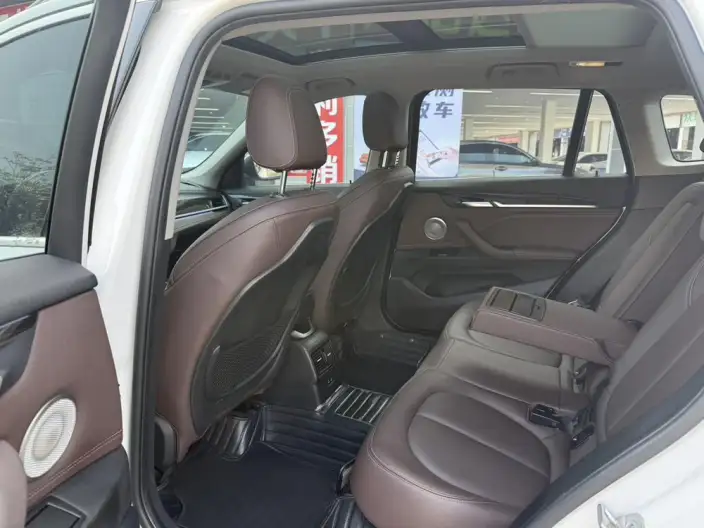 BMW X1 2022 Model xDrive25Li Exclusive Model – фото 10