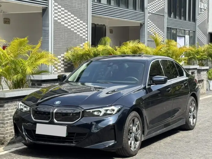 BMW i3 2022 Model eDrive35L
