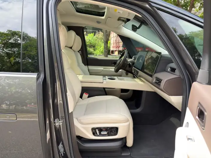 Li Auto MEGA 2024 Model Ultra Edition – фото 9