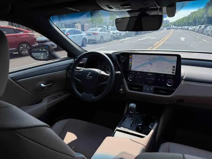 Lexus ES 2025 Model 300h Premium – фото 10