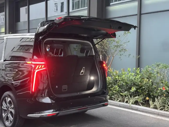 Maxus Everyone 9 Super Hybrid 2024 Model Facelift 1.5T Long Battery Life Pro Executive Edition – фото 8