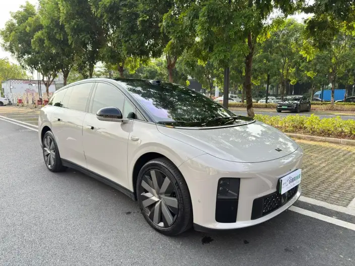 Li Auto i6 2025 Model 4WD Standard Edition