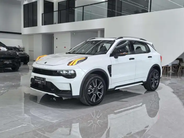 Lynk & Co 01 2024 Model 2.0TD 2WD Global Pro – фото 1