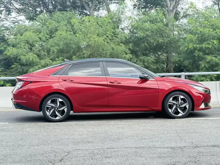 Hyundai Ioniq 2022 Model 1.5L CVT LUX Premium Edition – фото 5