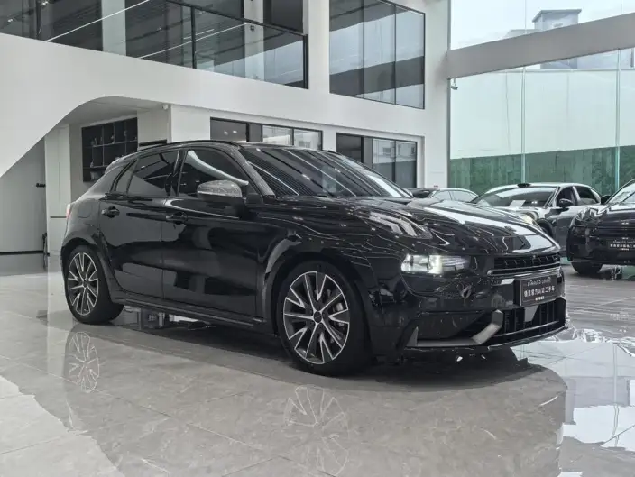 Lynk & Co 02 Hatchback 2021 Model 2.0TD Hatchback Halo – фото 3
