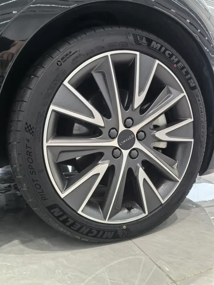 Lynk & Co 02 Hatchback 2021 Model 2.0TD Hatchback Halo – фото 9
