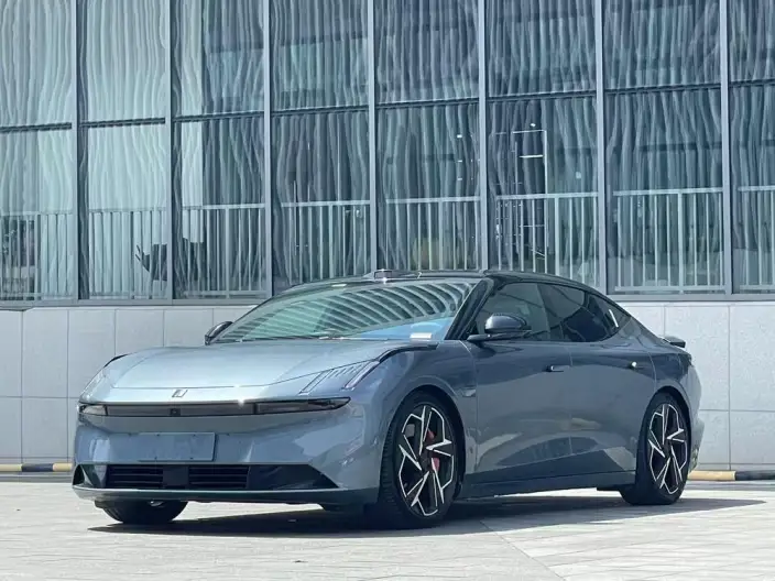 **Lynk & Co Z10** 2024 Model 95kWh 702km 4WD Smart Driving Ultra – фото 1